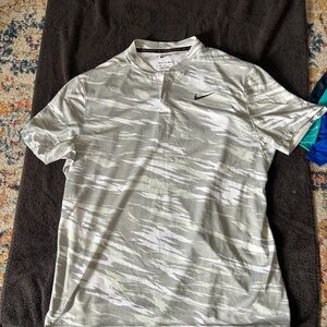 Nike dri fit adv tiger woods Polo